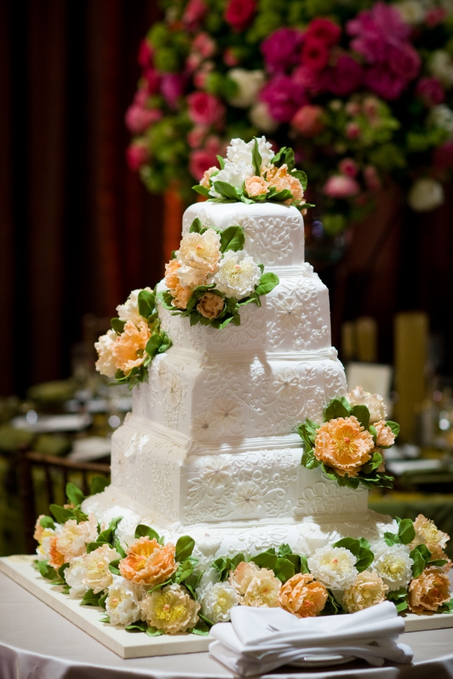 Sylvia Weinstock created this absolutely gorgeous cake for a wedding we 