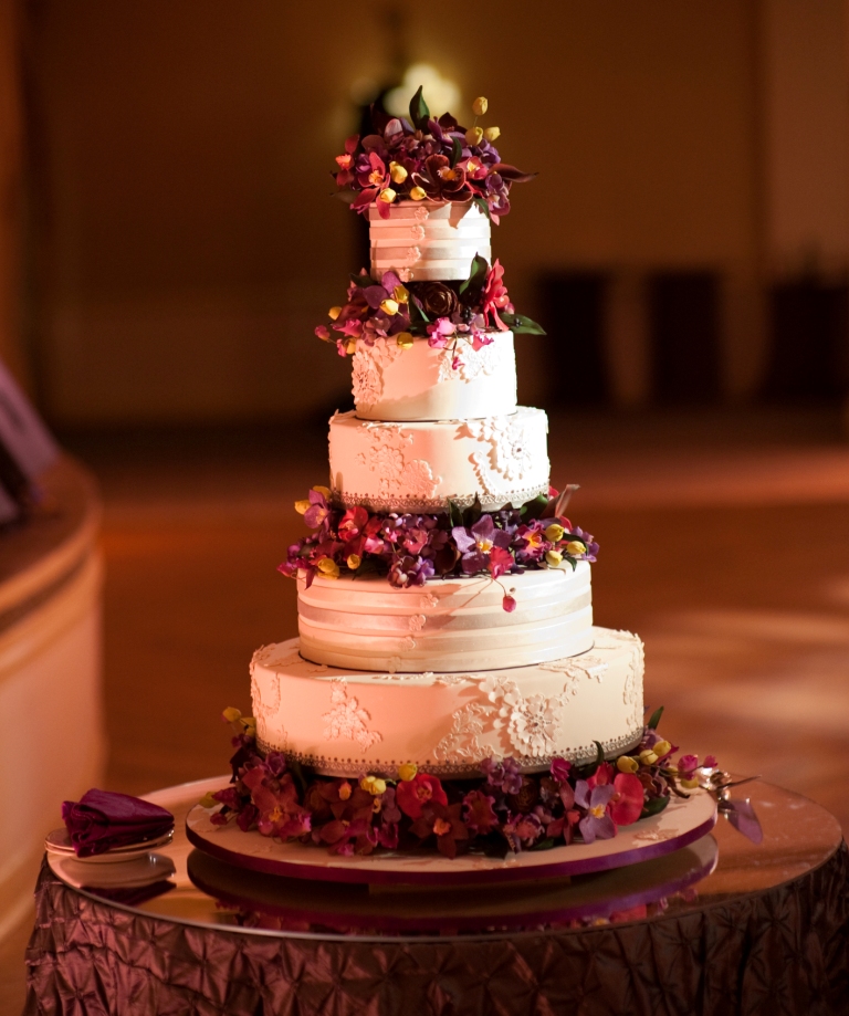 This gorgeous wedding cake from Ron BenIsrael was designed using Jennifer 39s